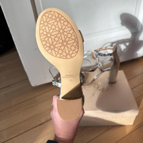 NWT Badgley Mischka Silver Crystal Rhinestone Strappy Heels Sandals Bridal 7 - Picture 4 of 4